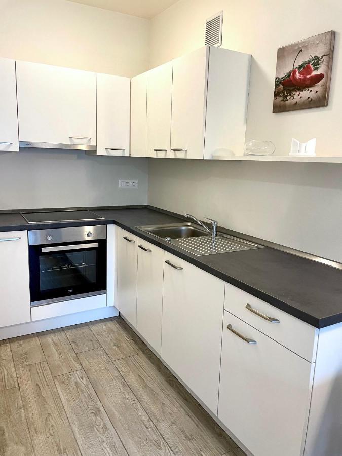 Bright Studio Apartment With Free Private Parking Merano Eksteriør billede